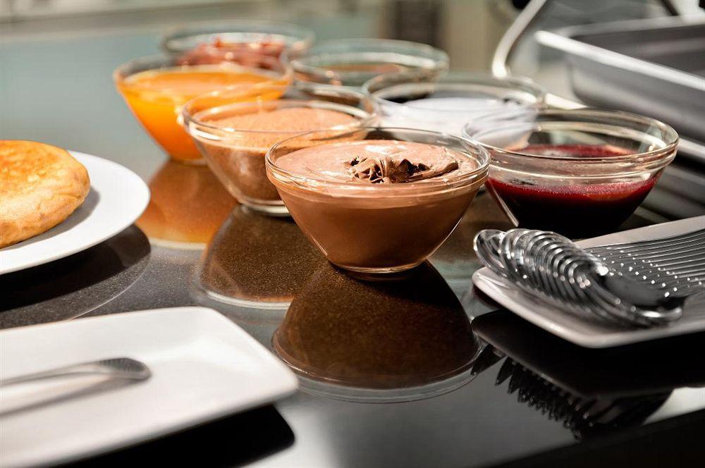 Hilton Garden Inn Sevilla Екстериор снимка