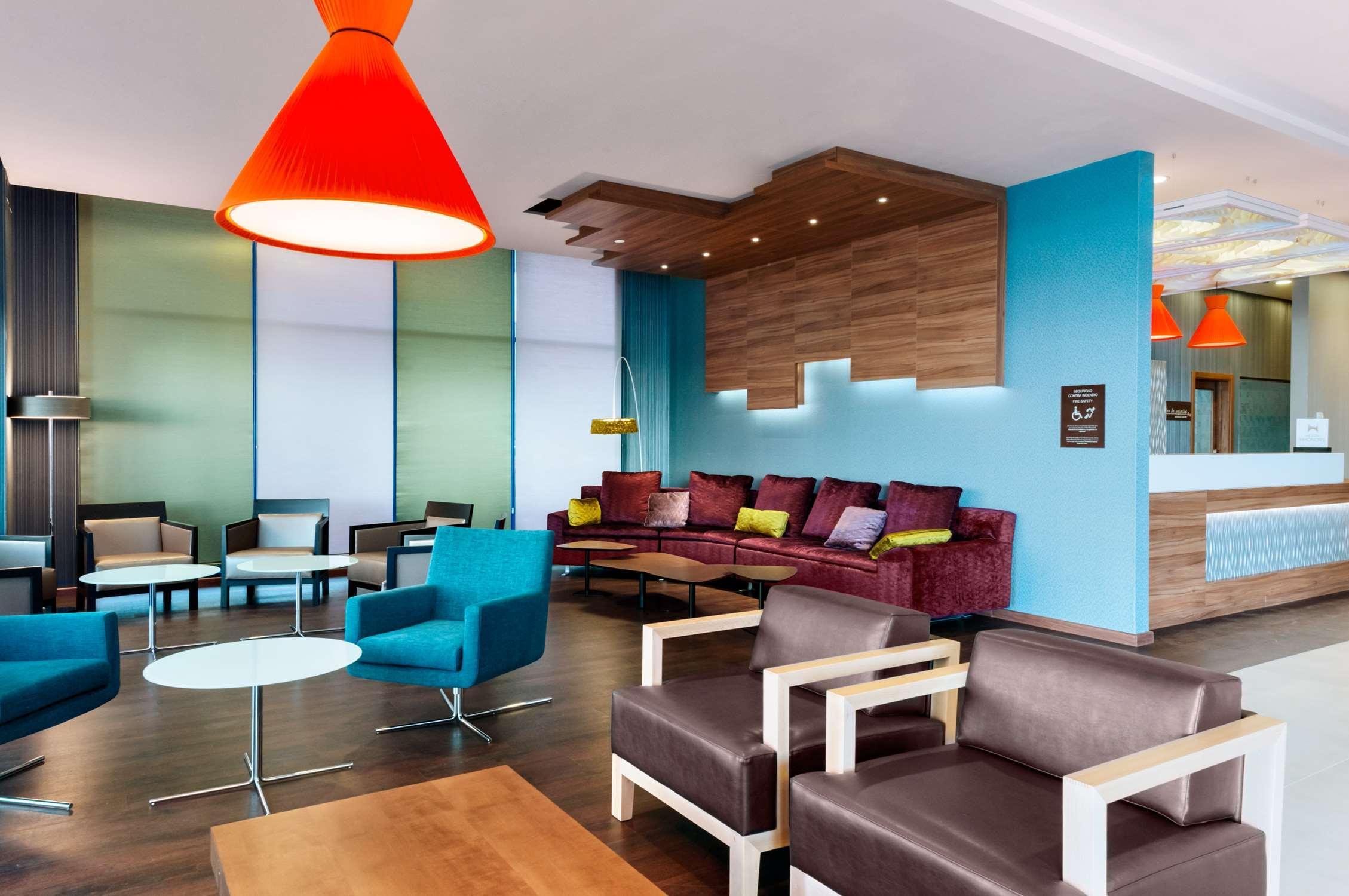 Hilton Garden Inn Sevilla Екстериор снимка