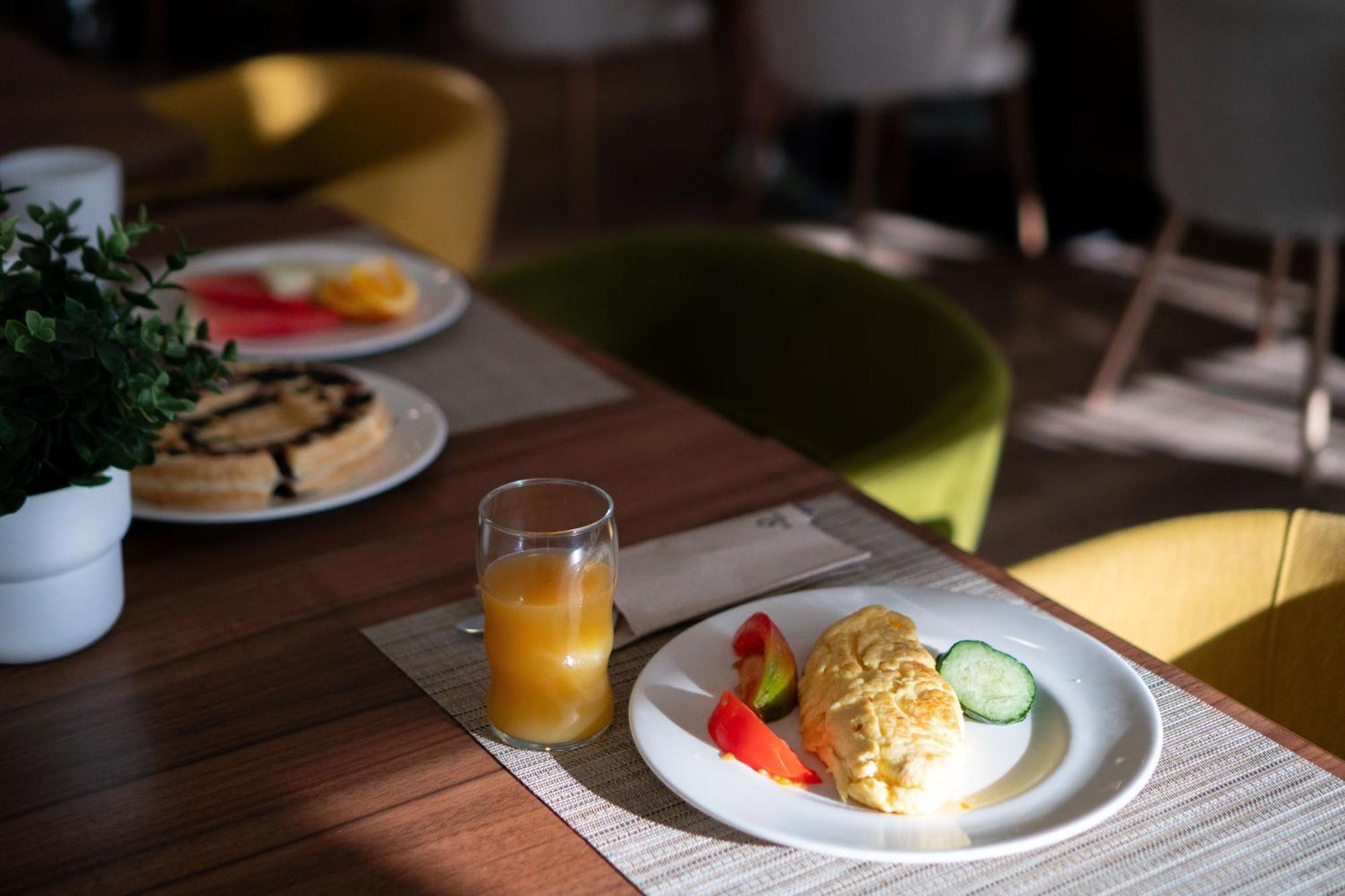 Hilton Garden Inn Sevilla Екстериор снимка