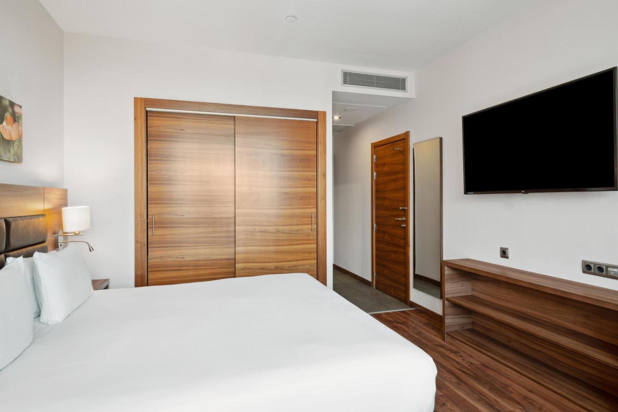 Hilton Garden Inn Sevilla Екстериор снимка