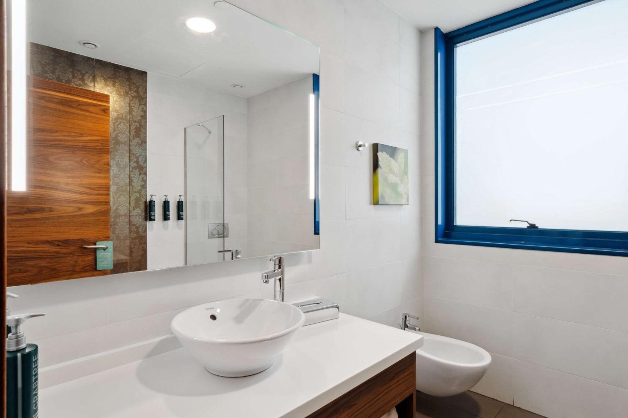 Hilton Garden Inn Sevilla Екстериор снимка