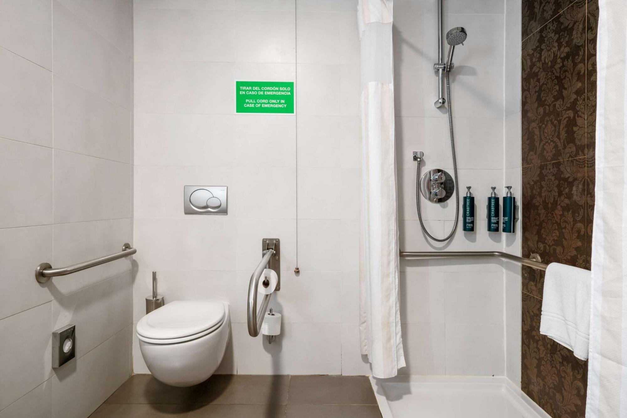 Hilton Garden Inn Sevilla Екстериор снимка