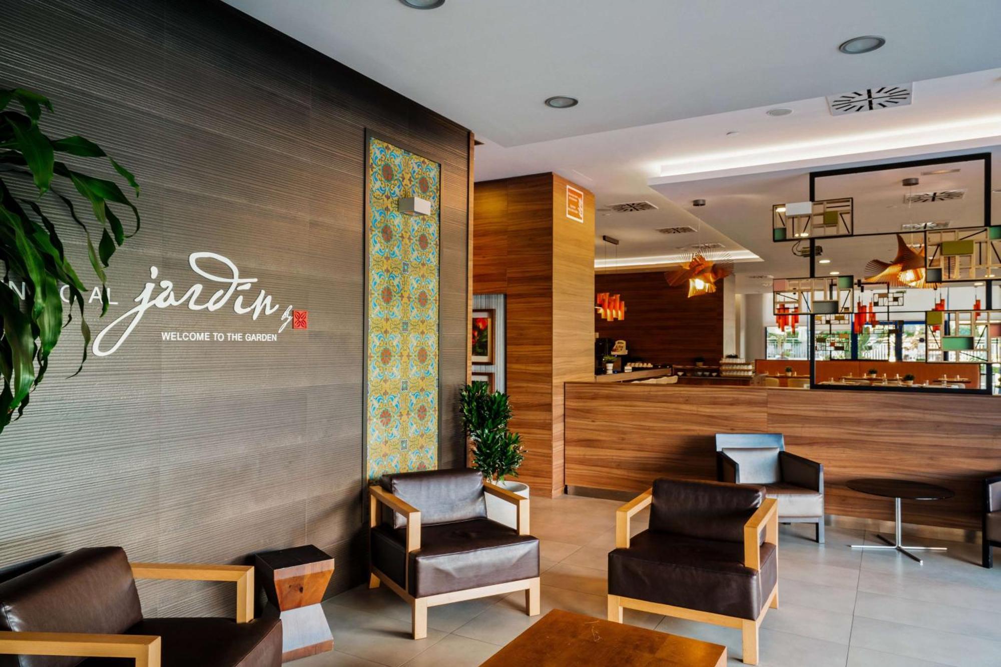 Hilton Garden Inn Sevilla Екстериор снимка