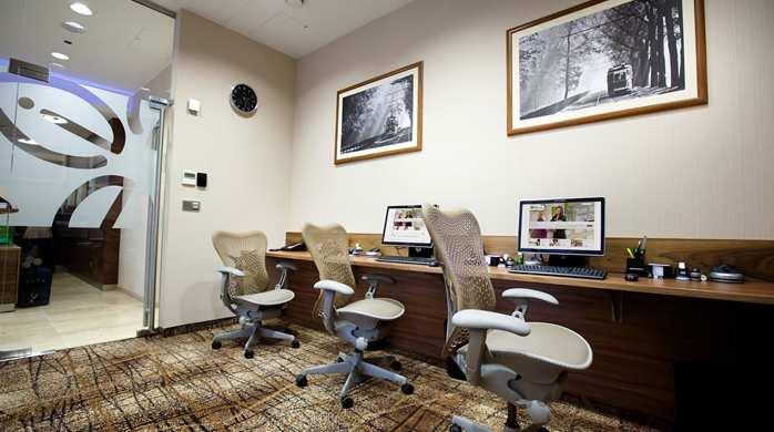 Hilton Garden Inn Sevilla Съоръжения снимка